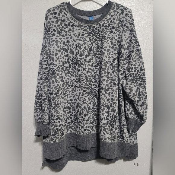 Old Navy Tops - Womens Plus 3XL Sweatshirt